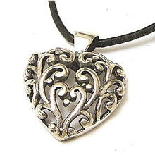 禾場925銀海盜系列 心型鏤空花復(fù)古銀吊墜，贈純皮項鏈，詮釋個性與浪漫